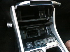 2016款 混动 2.0L 锐尊版