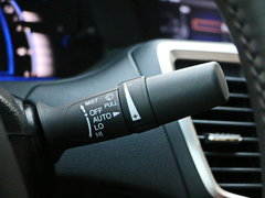 2016款 混动 2.0L 锐尊版