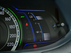 2016款 混动 2.0L 锐尊版