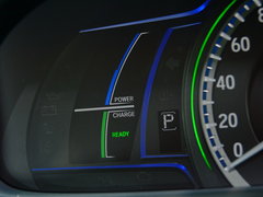 2016款 混动 2.0L 锐尊版