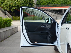 2016款 混动 2.0L 锐尊版