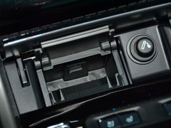 2016款 混动 2.0L 锐尊版