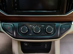 2017款 M5 1.6L 豪华型