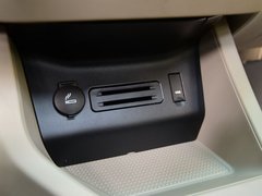 2017款 M5 1.6L 豪华型