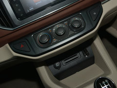 2017款 M5 1.6L 豪华型