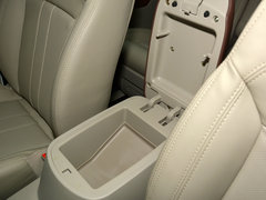 2017款 M5 1.6L 豪华型
