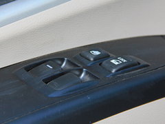 2017款 M5 1.6L 舒适型