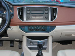 2017款 M5 1.6L 舒适型