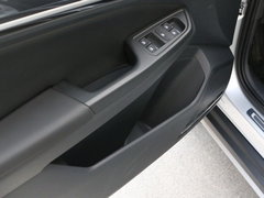 2017款 230TSI 自动豪华型