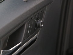 2017款 230TSI 自动豪华型