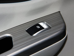 2017款 1.5L 手动尊享型