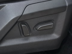 2017款 1.6T 自动尊贵型