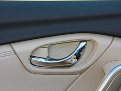 2017款 2.0L CVT领尚版