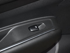2017款 2.0L 两驱领先版