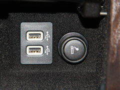 2017款 2.0T 两驱尊雅版