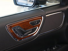 2017款 2.0T 两驱尊享版