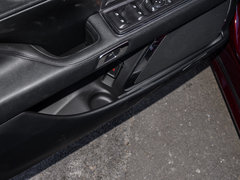 2017款 2.0T 两驱尊享版