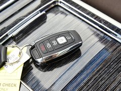 2017款 3.0T 四驱总统版