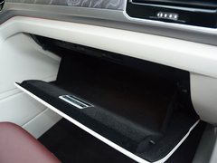 2017款 530 V6 四驱至尊旗舰版