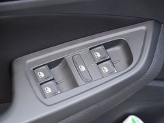2017款 230TSI 自动豪华型