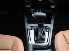2017款 三厢 1.6L AT Premium