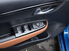 2017款 三厢 1.6L AT Premium