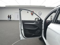 2017款 1.5L 自动尊享互联网版