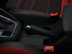 2017款 1.5L 自动尊享互联网版