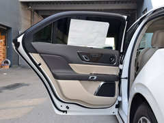 2017款 3.0T 四驱总统版