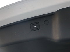 2017款 藍(lán)標(biāo)H7L 2.0T 自動尊貴型