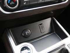 2017款 2.0L 手动尊贵型