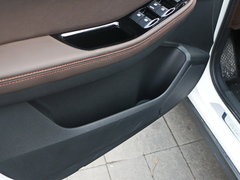 2017款 2.0L 手动尊贵型