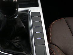 2017款 2.0L 手动尊贵型