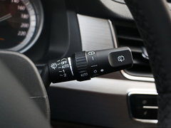 2017款 2.0L 手动尊贵型