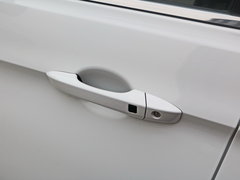2017款 2.0L 手动尊贵型