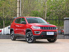 2017款 200TS 自动高性能四驱版