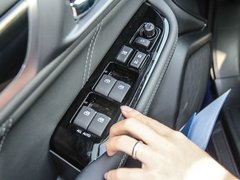 2017款 2.5i 豪华导航版EyeSight
