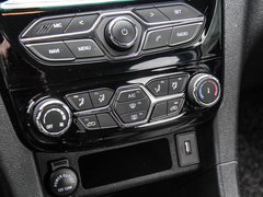 2017款 1.5L 手动 旗舰型