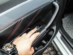 2017款 1.5L 手动 旗舰型