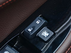 2017款 2.0L 手动尊贵型