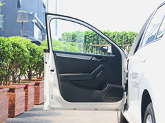 2017款 1.5L 自动舒适型