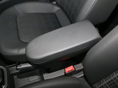 2017款 1.5L 自动舒适型