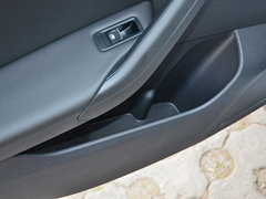 2017款 1.5L 自动豪华型