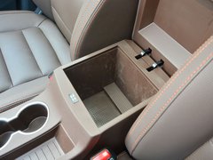 2017款 2.0L 手动尊贵型