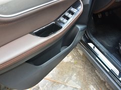 2017款 2.0L 手动尊贵型