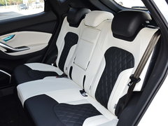 2017款 1.5T 自动白骑饰