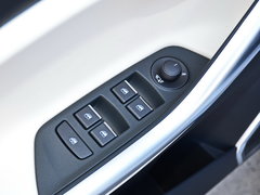 2017款 1.5T 自动白骑饰