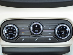 2017款 1.5T 自动白骑饰