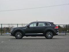 2017款 1.8T 手动尊贵型