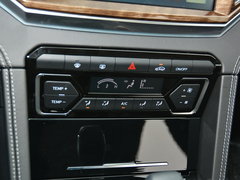 2017款 1.8T 手动尊贵型